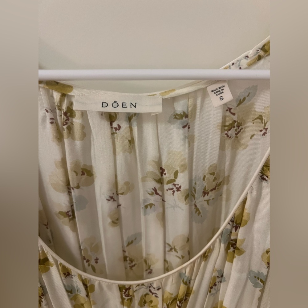 Doen Florencia Dress in frolicking floral - Picture 6 of 7